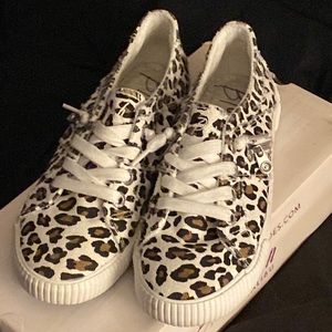 BLOWFISH KIT-CAT CANVAS SNEAKERS SIZE 6.5